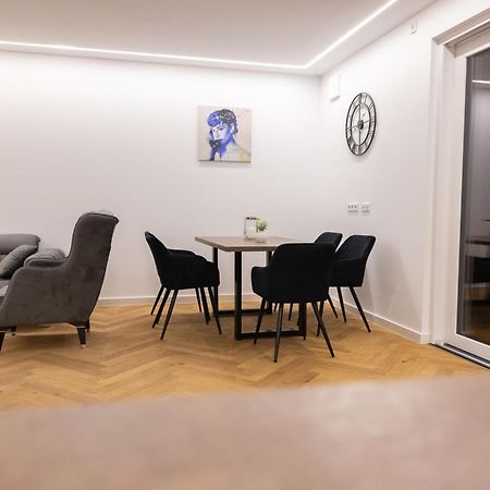 Neubau Apartment Mit Kamin Und Terrasse In Premium Lage Parkplatz Inklusive Билефелд Екстериор снимка
